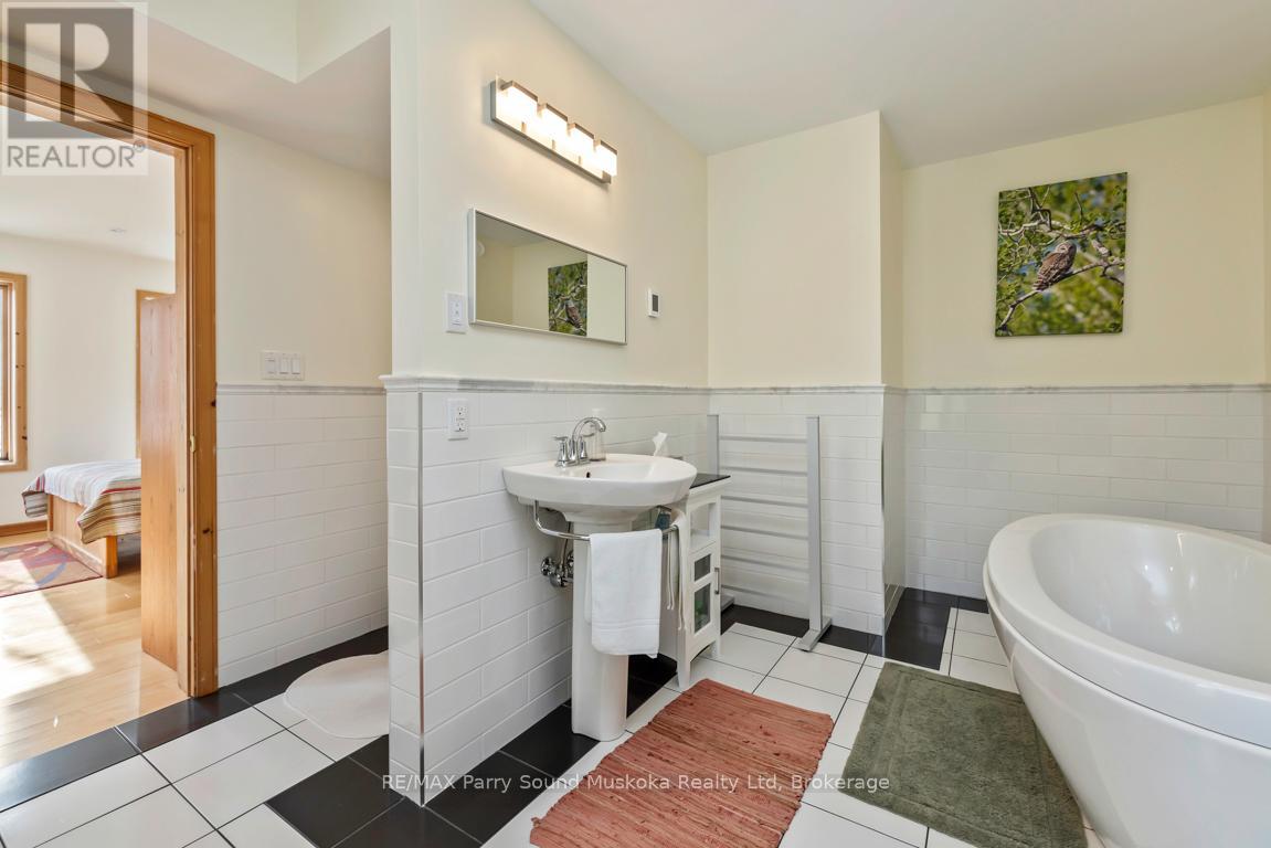 14 Big Sound Road, Mcdougall, Ontario  P0G 1G0 - Photo 33 - X12866864