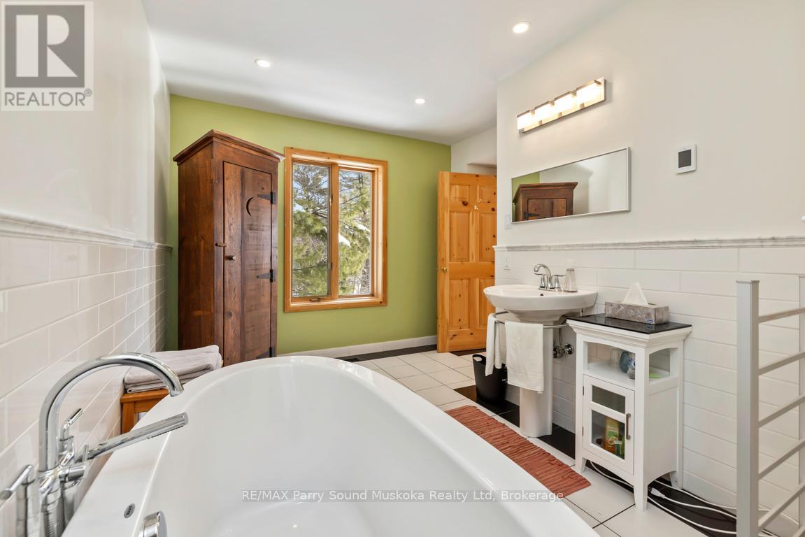 14 Big Sound Road, Mcdougall, Ontario  P0G 1G0 - Photo 34 - X12866864