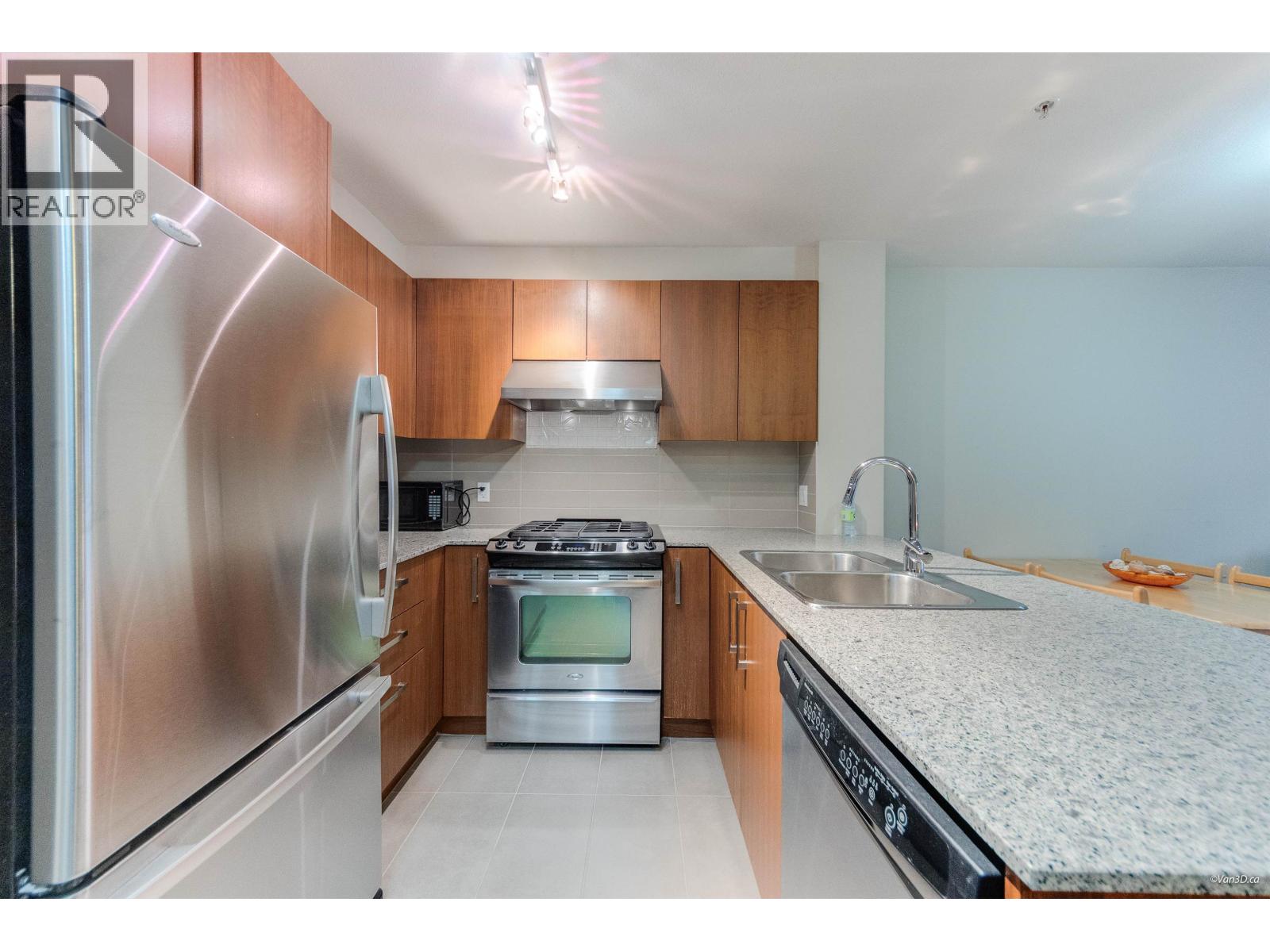 318 5775 Irmin Street, Burnaby, British Columbia  V5J 0C3 - Photo 2 - R3097836