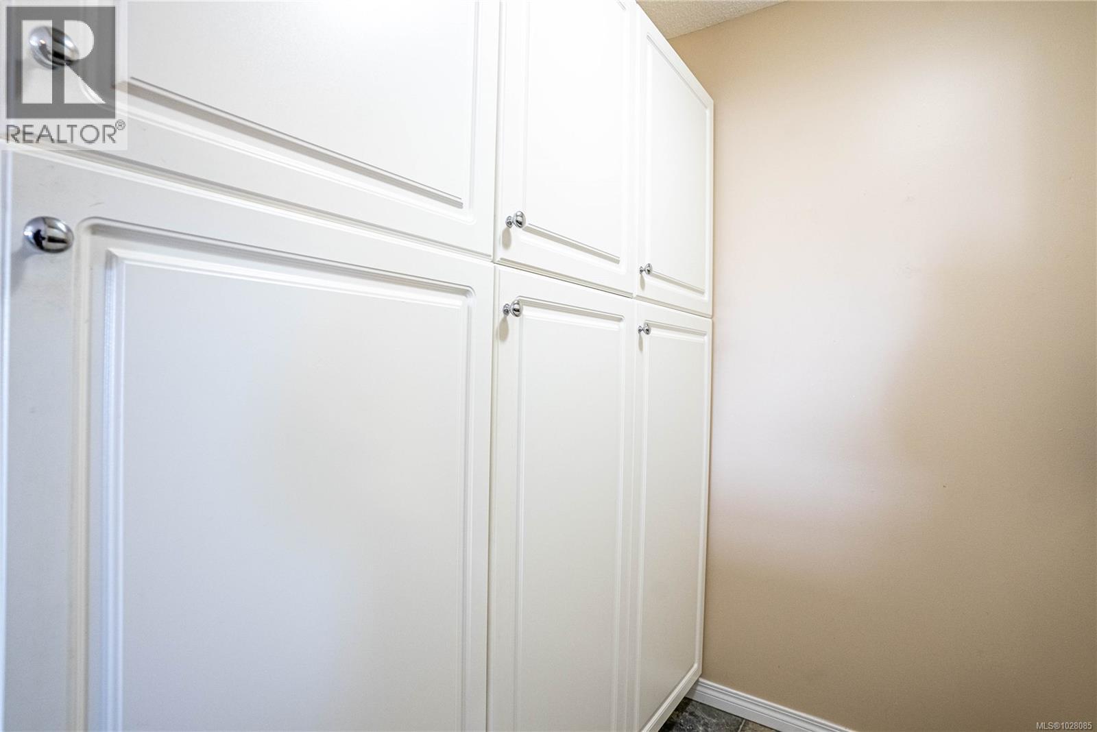 306 5110 Cordova Bay Rd, Saanich, British Columbia  V8Y 2K5 - Photo 17 - 1028085