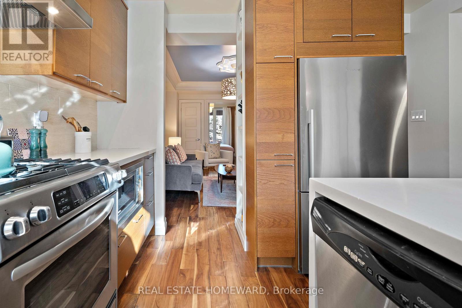 142 Bellwoods Avenue, Toronto, Ontario  M6J 2P4 - Photo 16 - C12866804