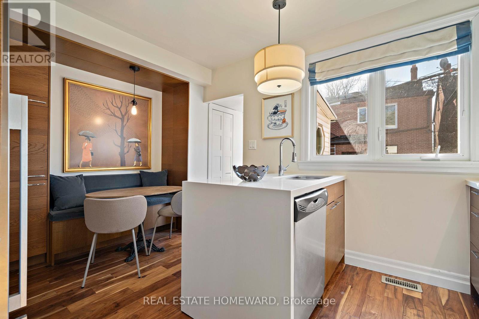 142 Bellwoods Avenue, Toronto, Ontario  M6J 2P4 - Photo 17 - C12866804