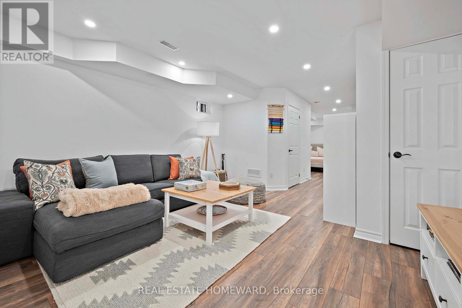 142 Bellwoods Avenue, Toronto, Ontario  M6J 2P4 - Photo 25 - C12866804