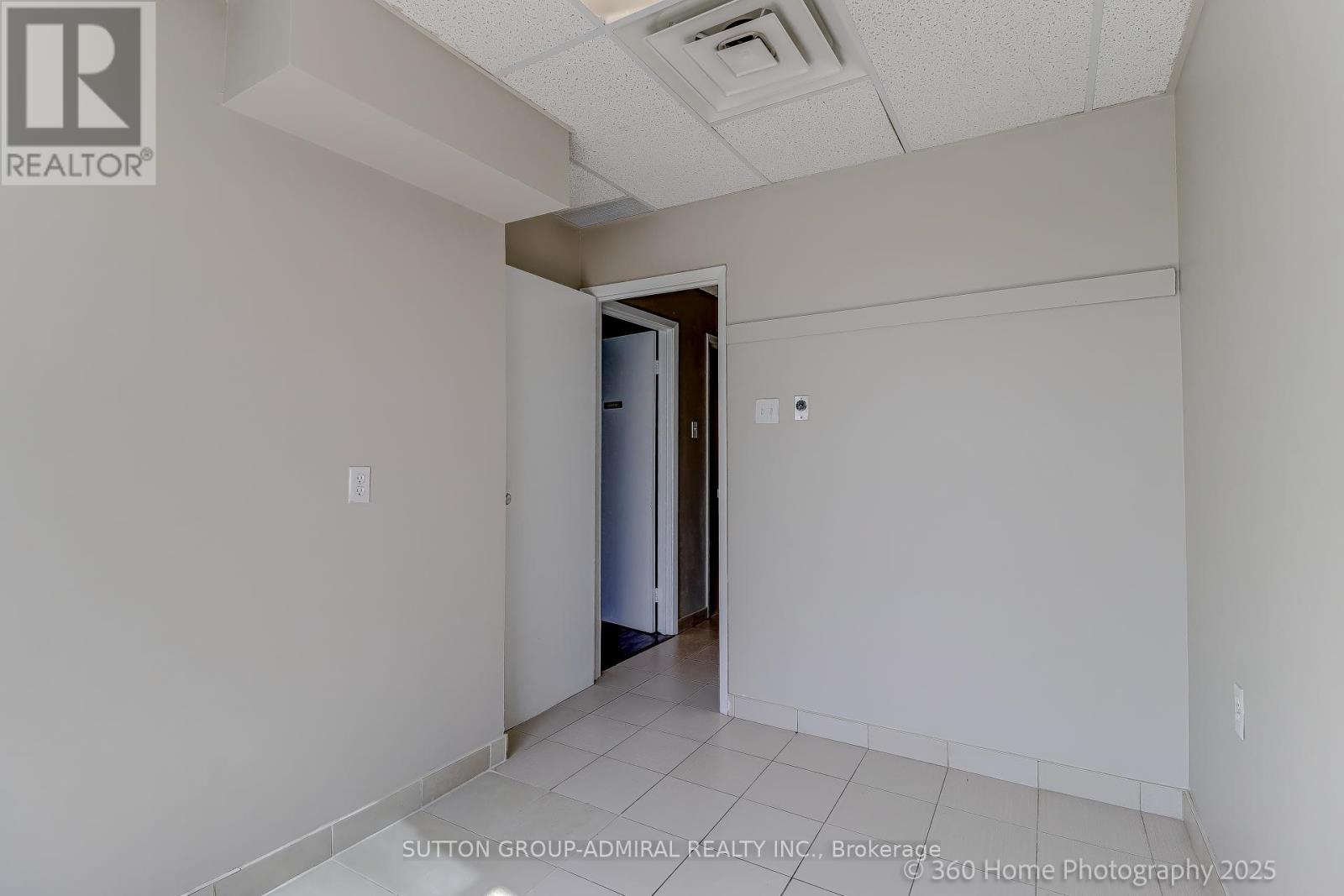 211 - 4949 Bathurst Street, Toronto, Ontario  M2R 1Y1 - Photo 9 - C12866860