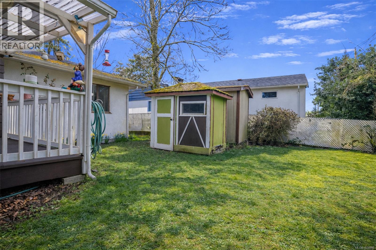 3313 Rolston Cres, Saanich, British Columbia  V8Z 4N9 - Photo 36 - 1028099