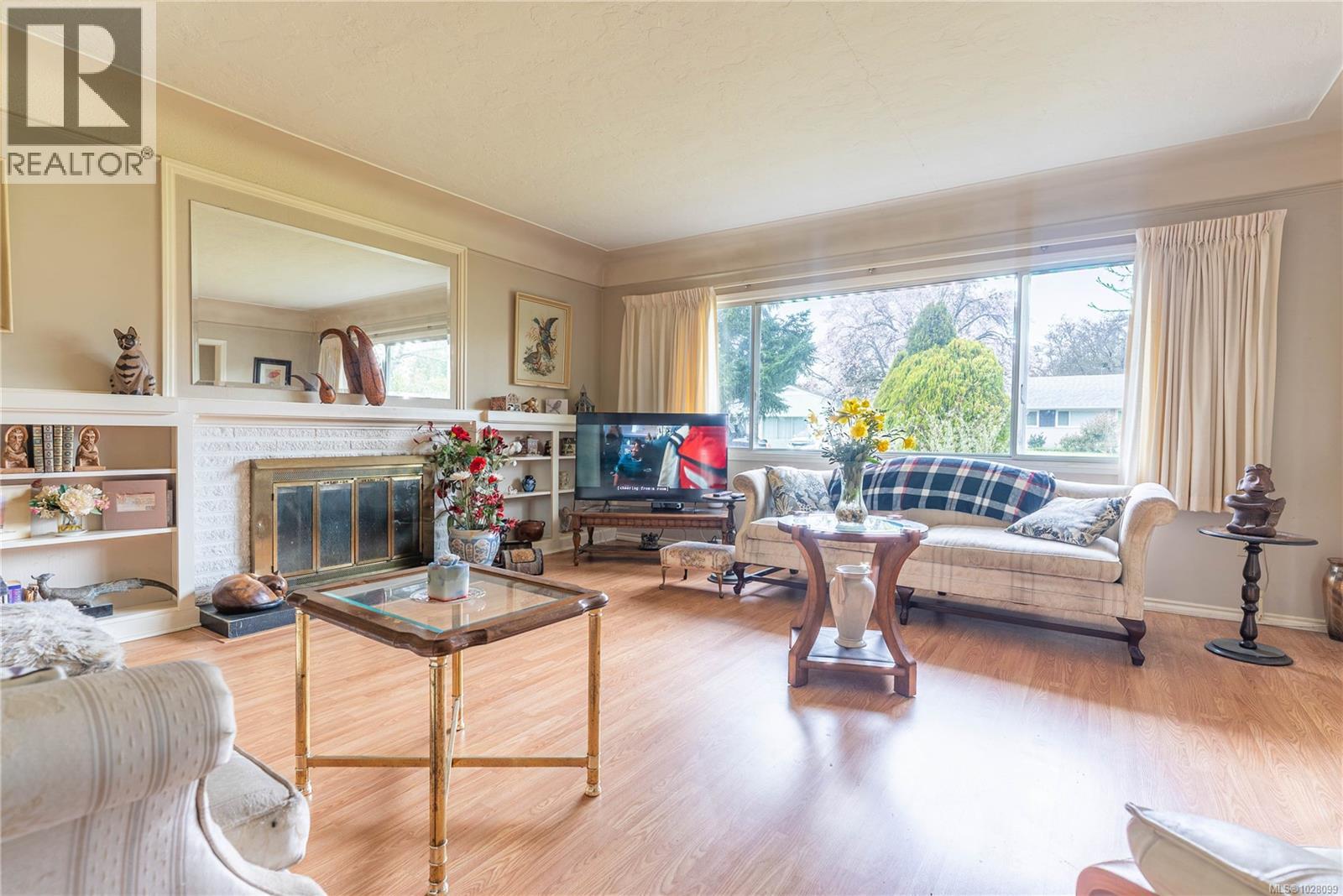 3313 Rolston Cres, Saanich, British Columbia  V8Z 4N9 - Photo 6 - 1028099