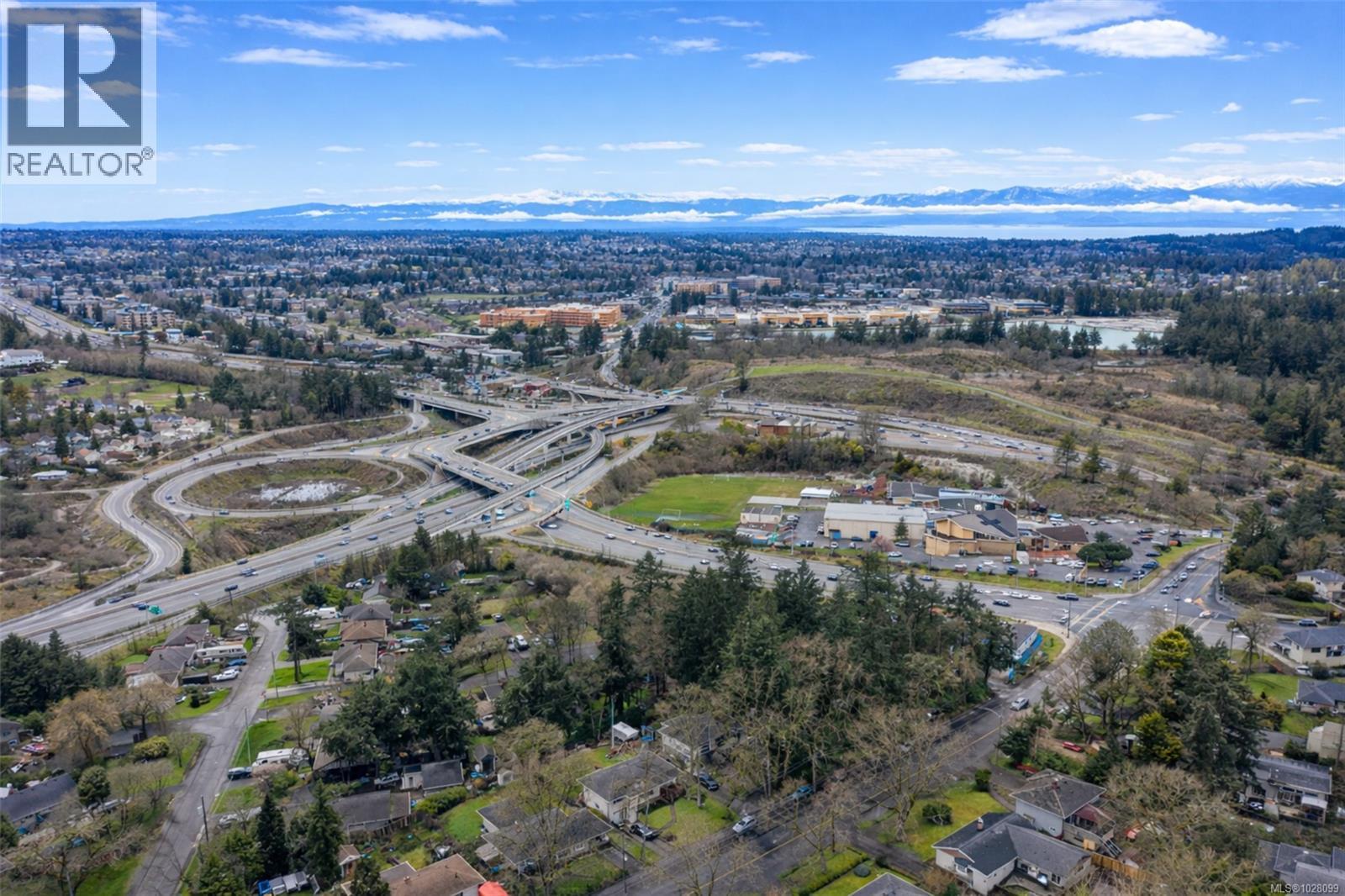 3313 Rolston Cres, Saanich, British Columbia  V8Z 4N9 - Photo 41 - 1028099