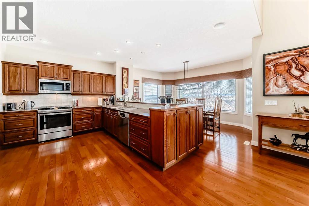 487 Rocky Ridge Drive Nw, Calgary, Alberta  T3G 5C3 - Photo 10 - A2290057