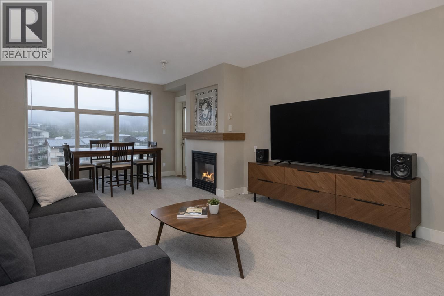 402 1211 Village Green Way, Squamish, British Columbia  V8B 0R7 - Photo 2 - R3078012