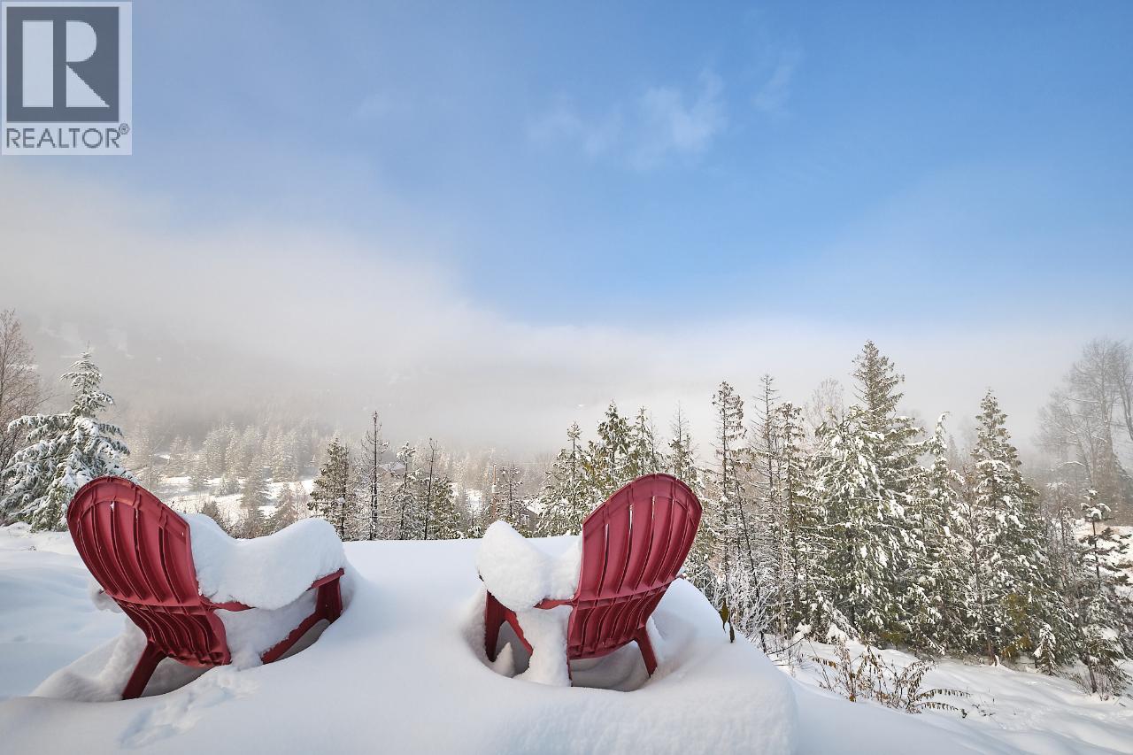 305 Richie Road, Rossland, British Columbia  V0G 1Y0 - Photo 8 - 10378316