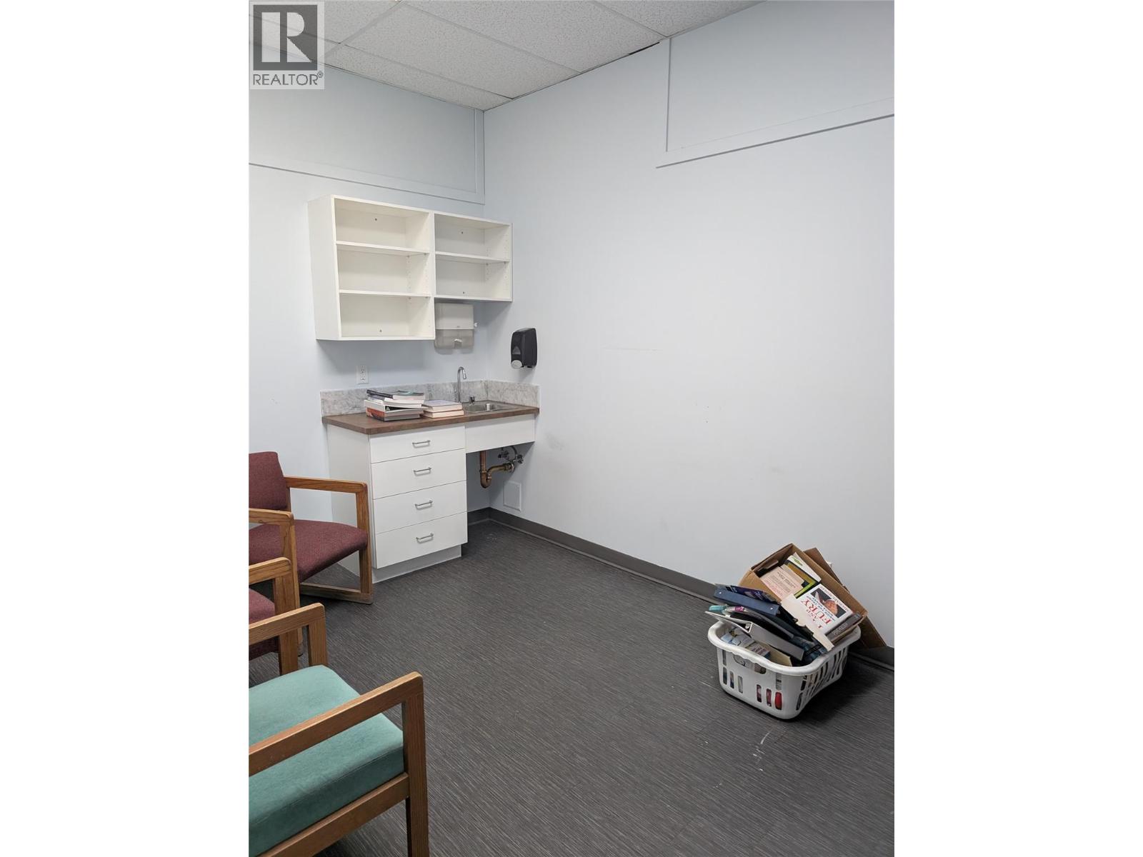 3203 30th Avenue, Vernon, British Columbia  V1T 2C6 - Photo 3 - 10378720