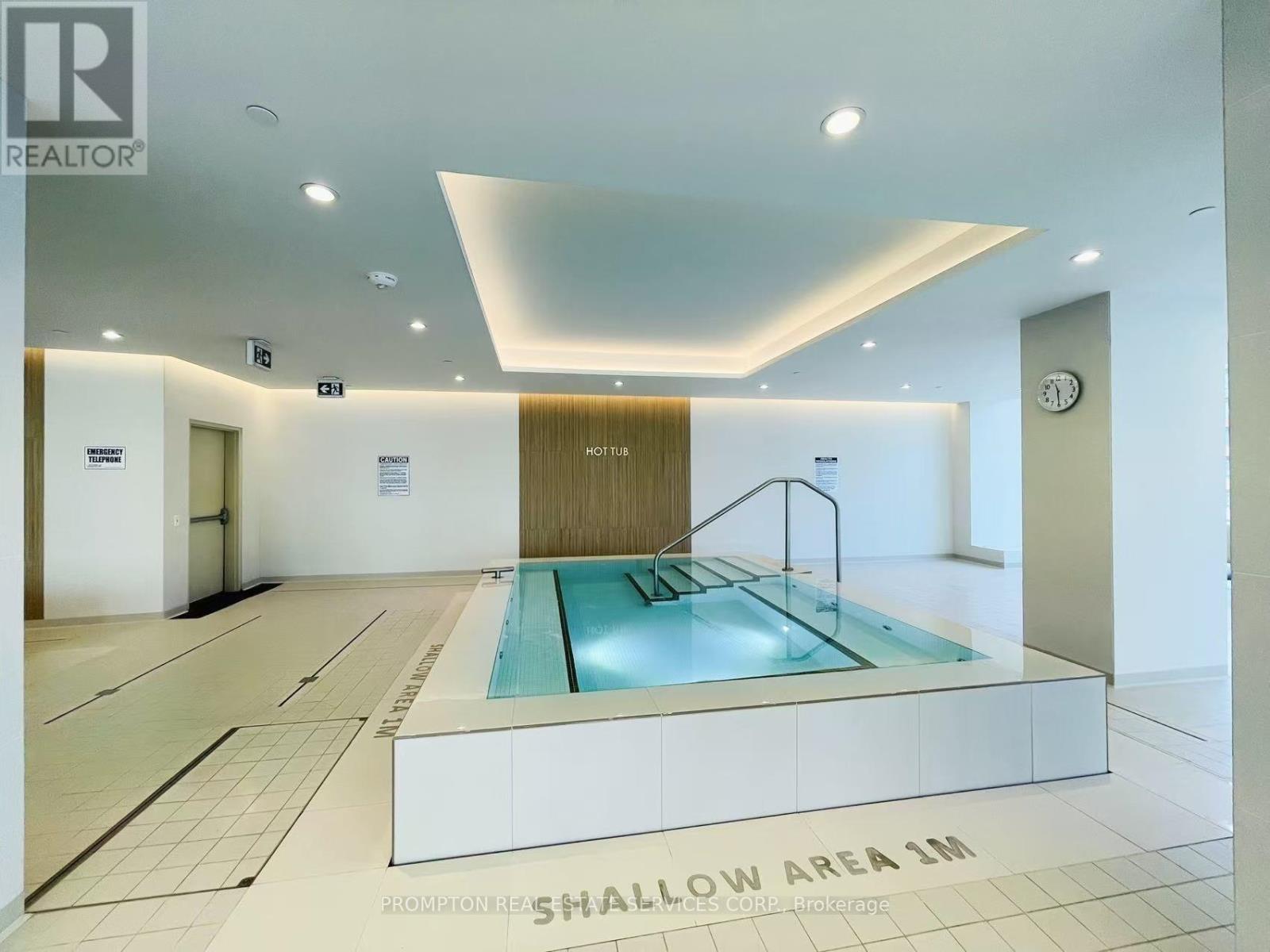 5712 - 3 Concord Cityplace Way, Toronto, Ontario  M5V 0X4 - Photo 26 - C12864402