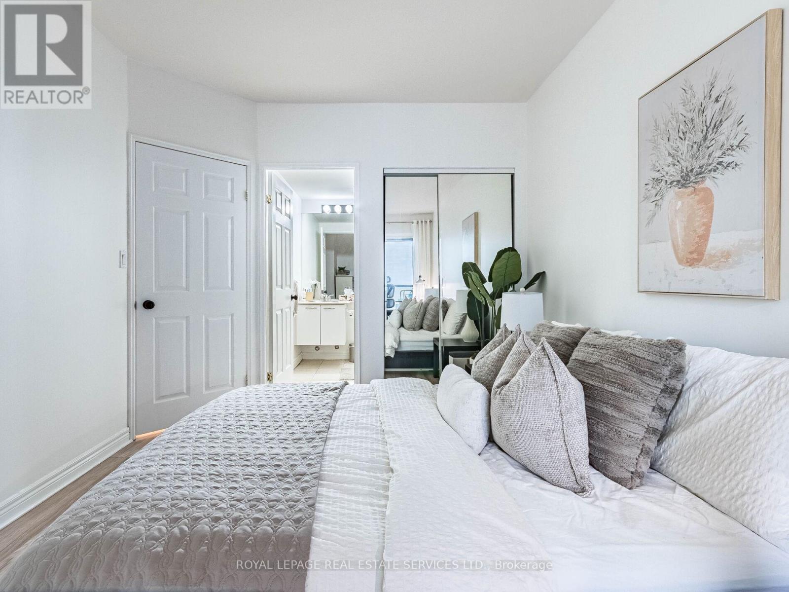 802 - 55 Bloor Street E, Toronto, Ontario  M4W 3W6 - Photo 12 - C12866648