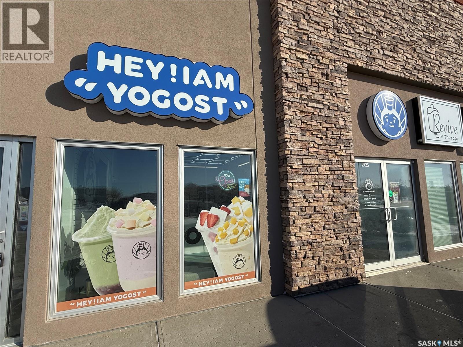 2723 Quance Street E, Regina, Saskatchewan  S4N 7M3 - Photo 2 - SK030097