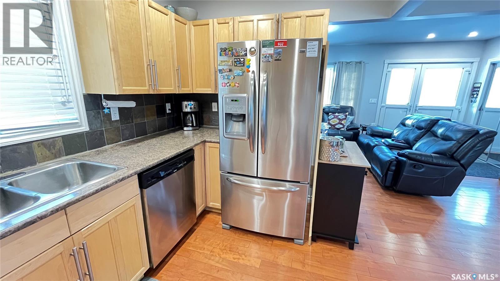 408 Herbert Street, Maple Creek, Saskatchewan  S0N 1N0 - Photo 10 - SK030093