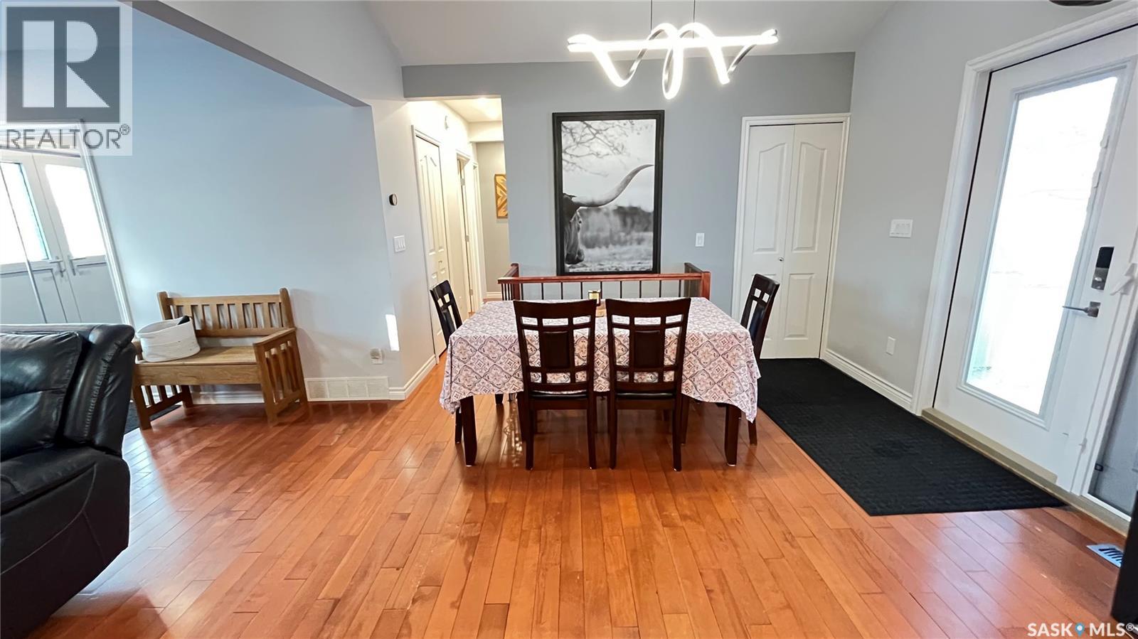 408 Herbert Street, Maple Creek, Saskatchewan  S0N 1N0 - Photo 11 - SK030093