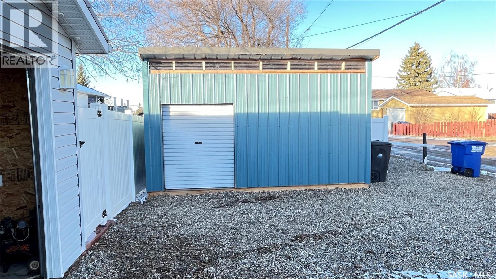 408 Herbert Street, Maple Creek, Saskatchewan  S0N 1N0 - Photo 27 - SK030093