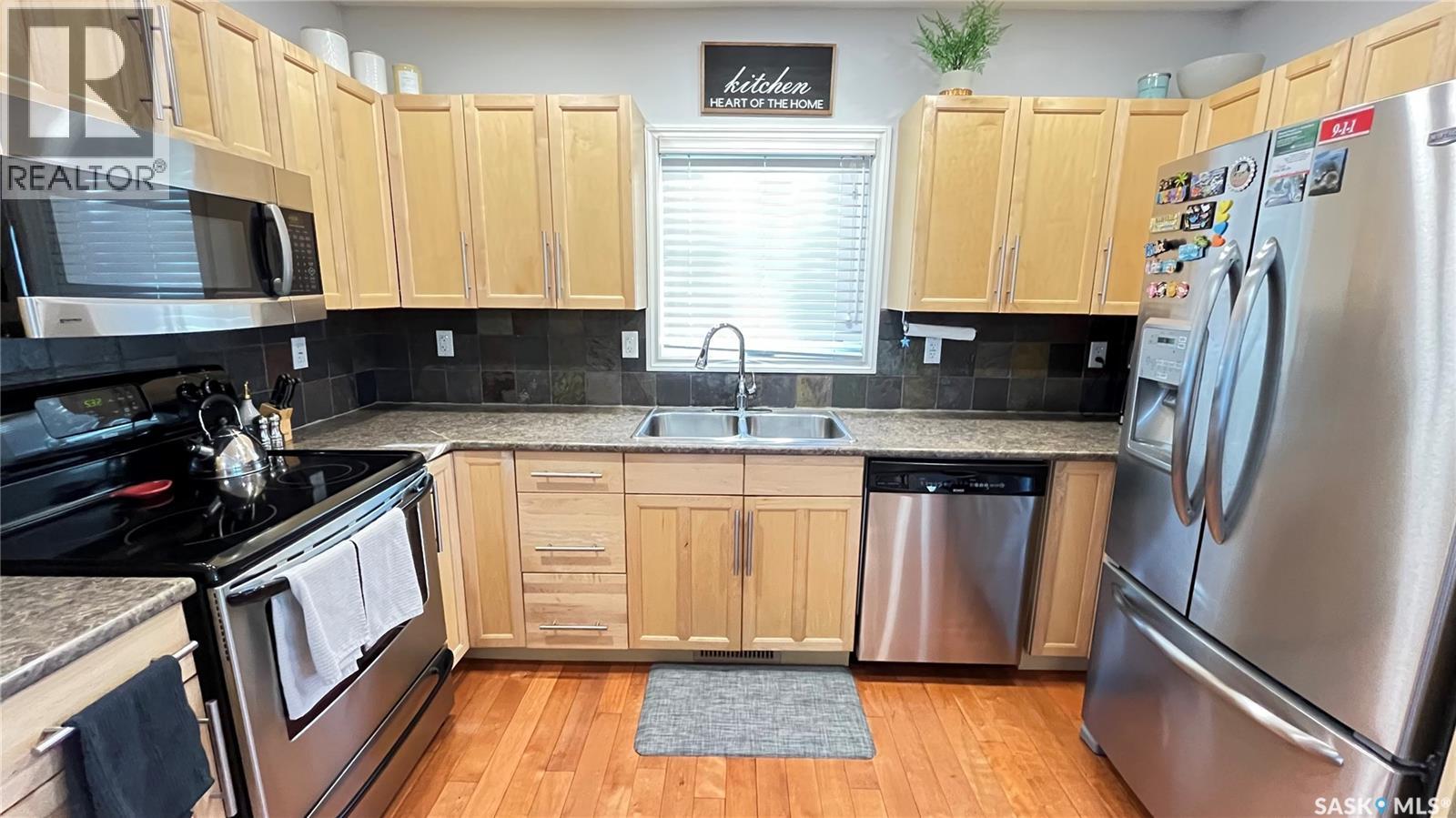 408 Herbert Street, Maple Creek, Saskatchewan  S0N 1N0 - Photo 9 - SK030093