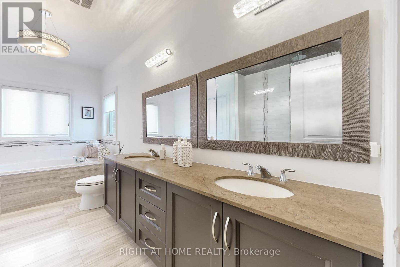 131 Robert Berry Crescent, King, Ontario  L7B 0M3 - Photo 26 - N12866756