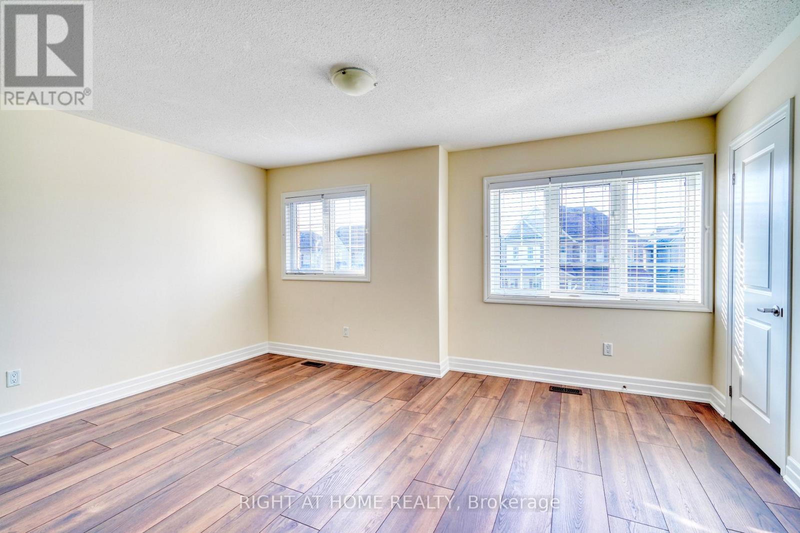 17 Mercury Avenue, Georgina, Ontario  L4P 0H1 - Photo 27 - N12827560