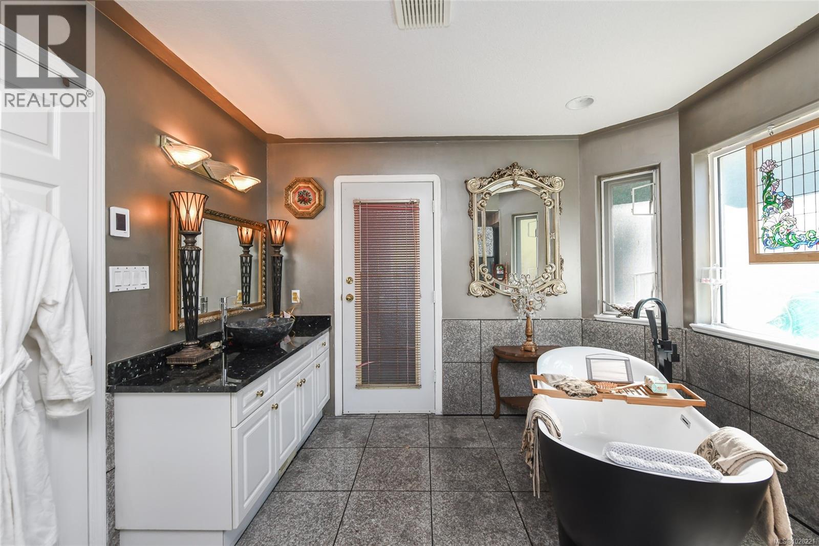 1991 Fairway Dr, Campbell River, British Columbia  V9H 1R5 - Photo 14 - 1028221