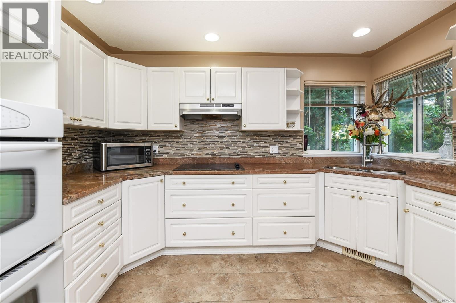 1991 Fairway Dr, Campbell River, British Columbia  V9H 1R5 - Photo 8 - 1028221