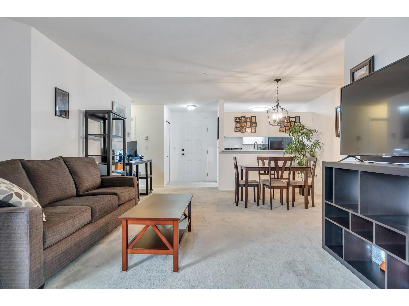 211 2239 152 Street, Surrey, British Columbia  V4A 4P1 - Photo 4 - R3061986