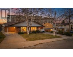 9 AMBROSE AVENUE, Hamilton, Ontario