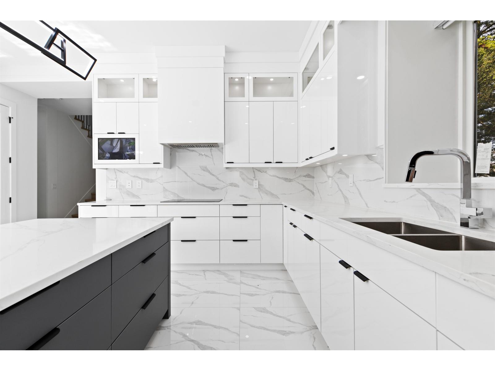 15584 89b Avenue, Surrey, British Columbia  V3R 4K9 - Photo 4 - R3097612