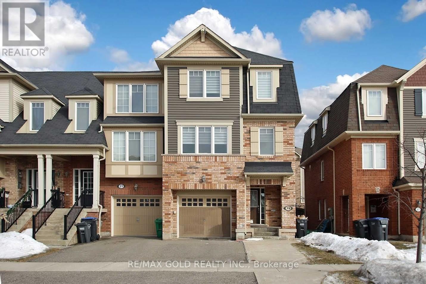 19 BETTERTON CRESCENT, Brampton, Ontario