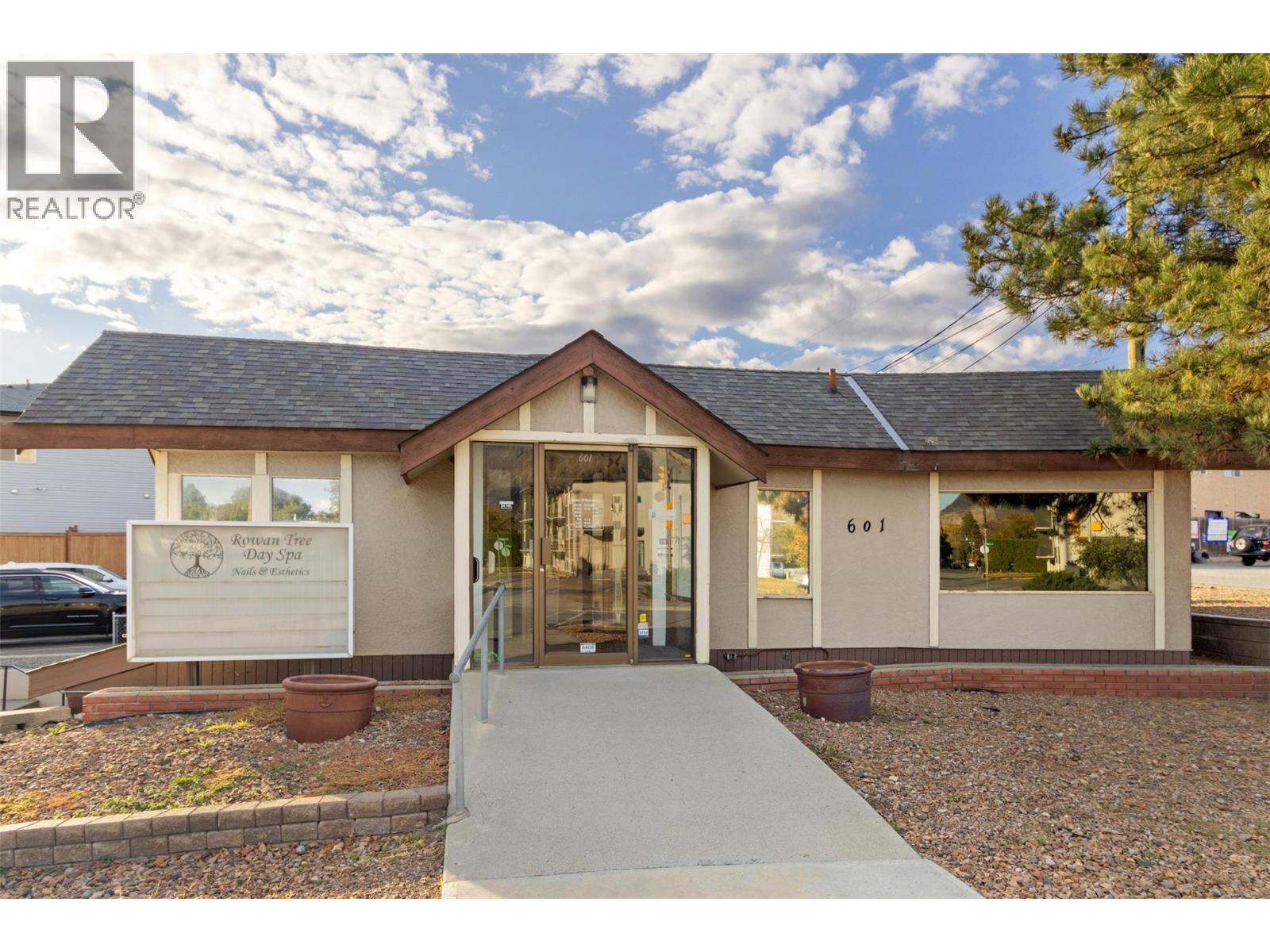 601 Fortune Drive, Kamloops, British Columbia  V2H 1T7 - Photo 2 - 10378651