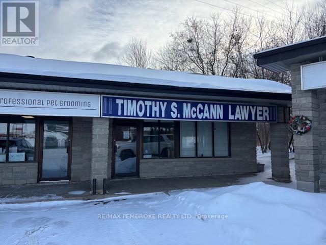 680 Pembroke Street E, Pembroke, Ontario  K8A 3M2 - Photo 2 - X12734620