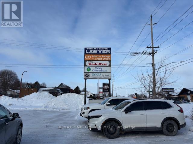 680 Pembroke Street E, Pembroke, Ontario  K8A 3M2 - Photo 5 - X12734620