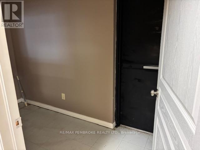 680 Pembroke Street E, Pembroke, Ontario  K8A 3M2 - Photo 11 - X12734620