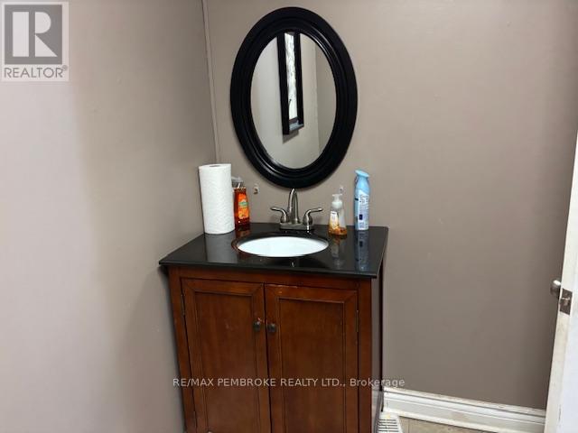 680 Pembroke Street E, Pembroke, Ontario  K8A 3M2 - Photo 18 - X12734620