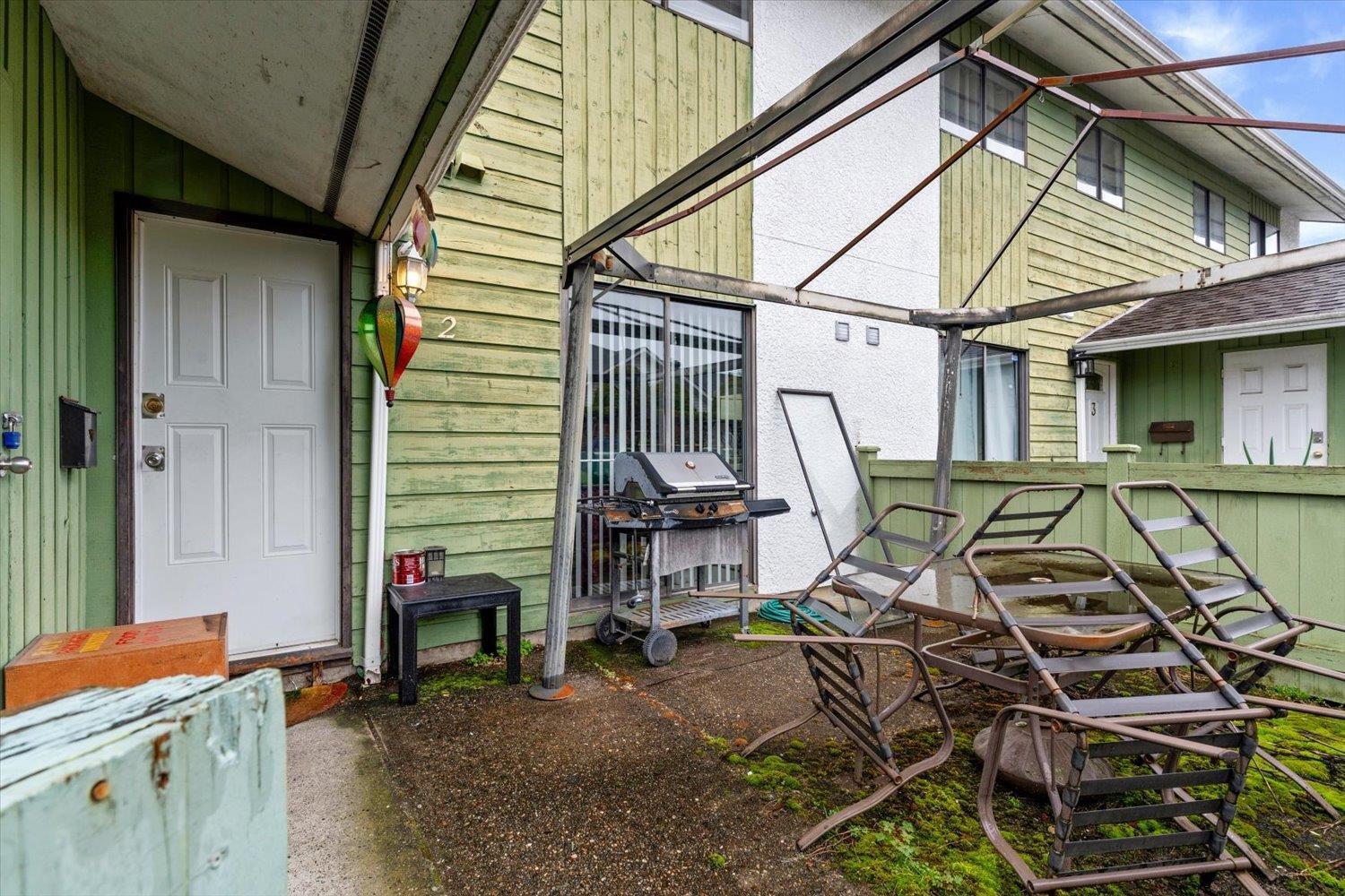 2 9342 Hazel Street, Chilliwack Proper East, Chilliwack, British Columbia  V2P 5N2 - Photo 3 - R3097684