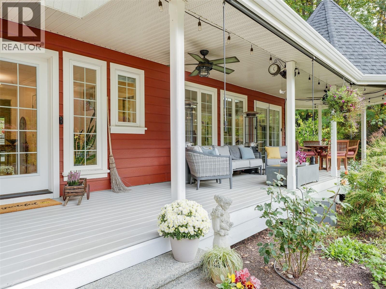 6583 Wallace Dr, Central Saanich, British Columbia  V8M 1J8 - Photo 4 - 1027730