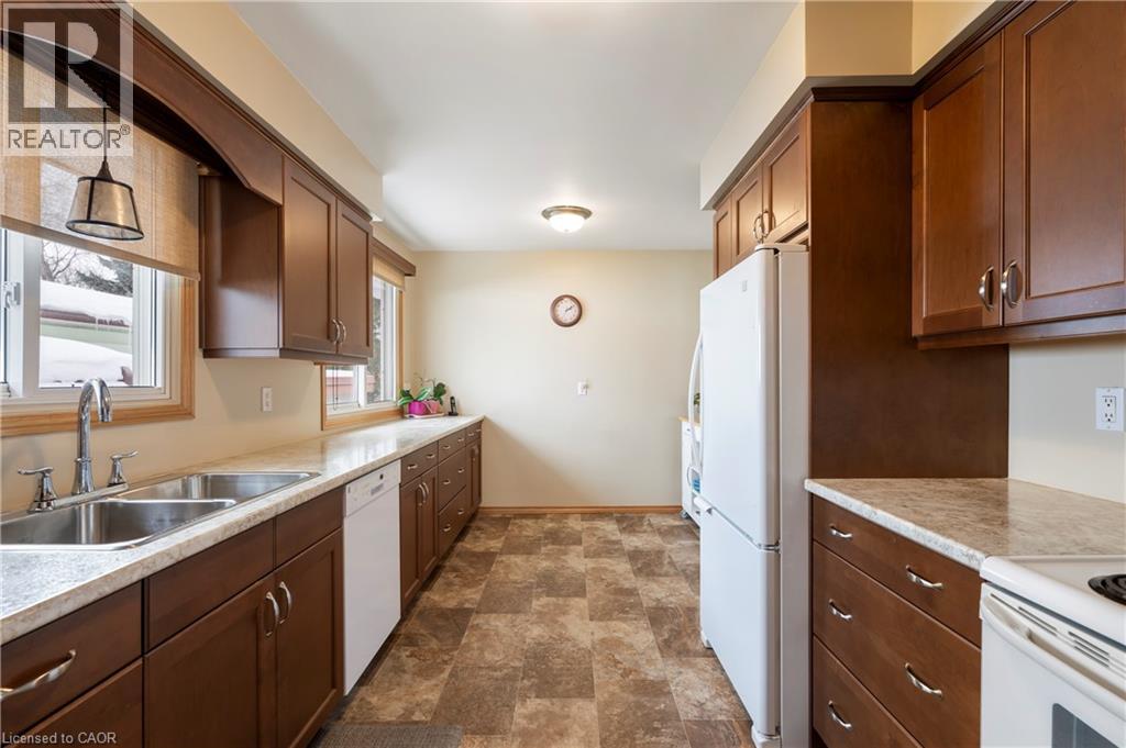 401 Mohawk Road W, Hamilton, Ontario  L9C 1W5 - Photo 13 - 40804281