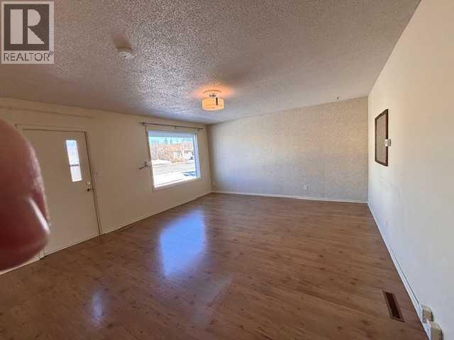 341 50 Avenue W, Claresholm, Alberta  T0L 0T0 - Photo 8 - A2289549