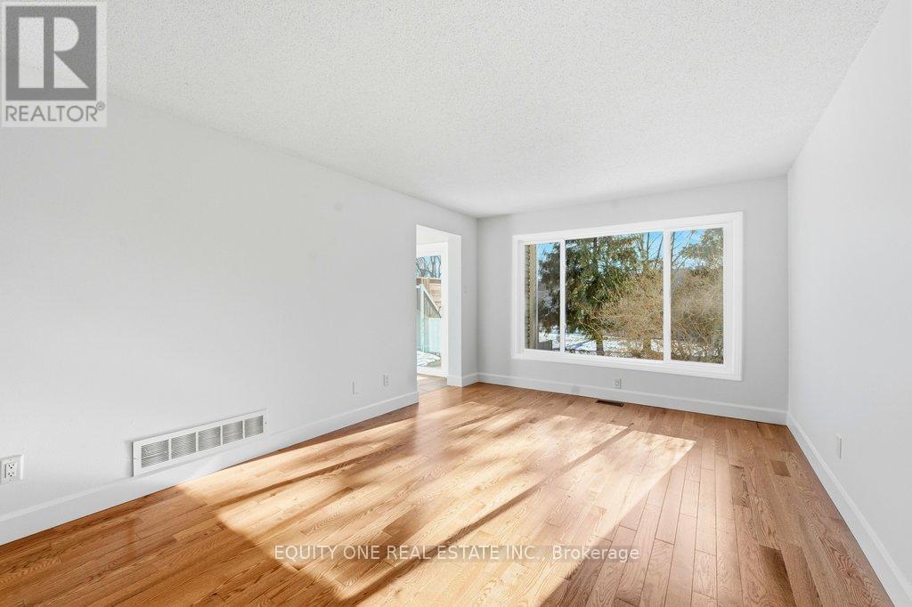 35 Willwood Crescent, Ottawa, Ontario  K2J 4B2 - Photo 12 - X12867086