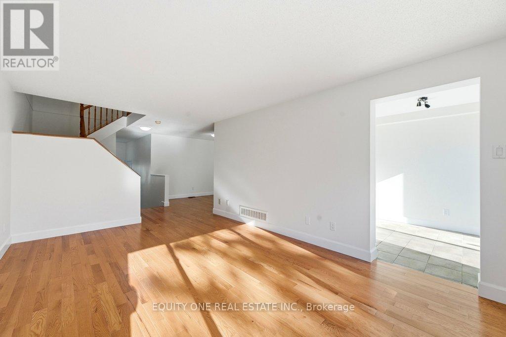 35 Willwood Crescent, Ottawa, Ontario  K2J 4B2 - Photo 7 - X12867086