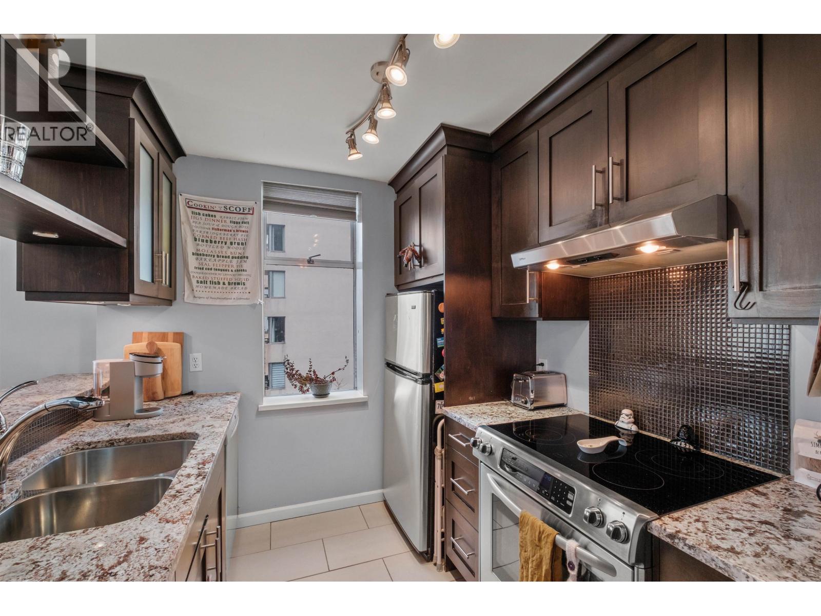 403 1436 Harwood Street, Vancouver, British Columbia  V6G 1X5 - Photo 5 - R3098024