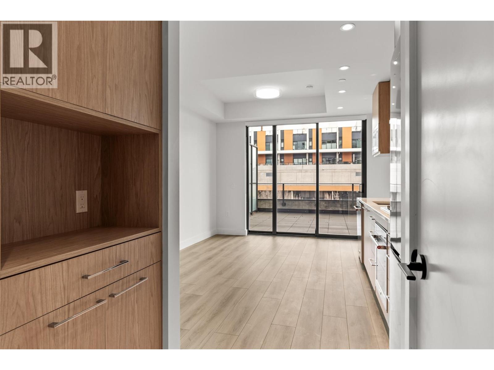 3051 Abbott Street Unit# 204, Kelowna, British Columbia  V1Y 1G9 - Photo 11 - 10376858