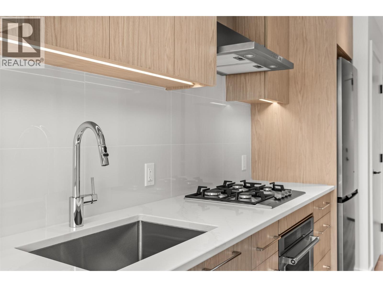 3051 Abbott Street Unit# 204, Kelowna, British Columbia  V1Y 1G9 - Photo 19 - 10376858