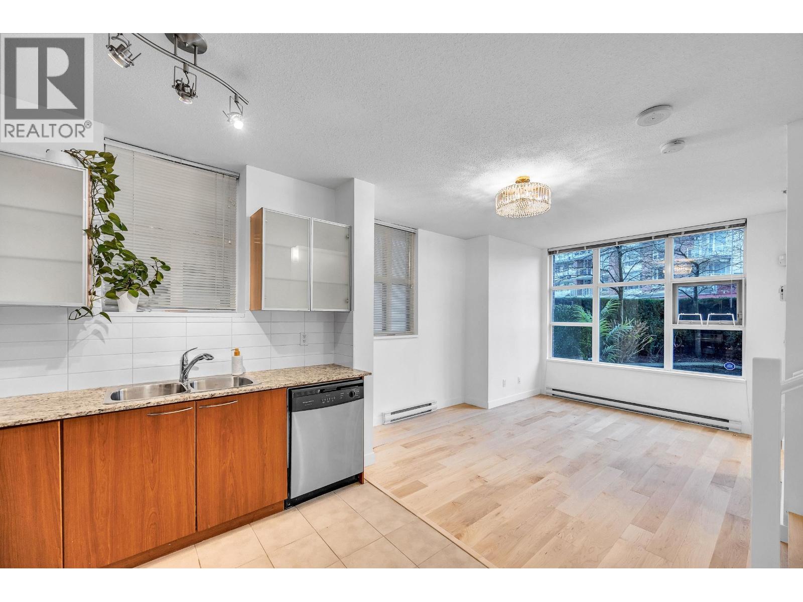 1468 Cedar Cottage Mews, Vancouver, British Columbia  V5N 5Z1 - Photo 7 - R3098044