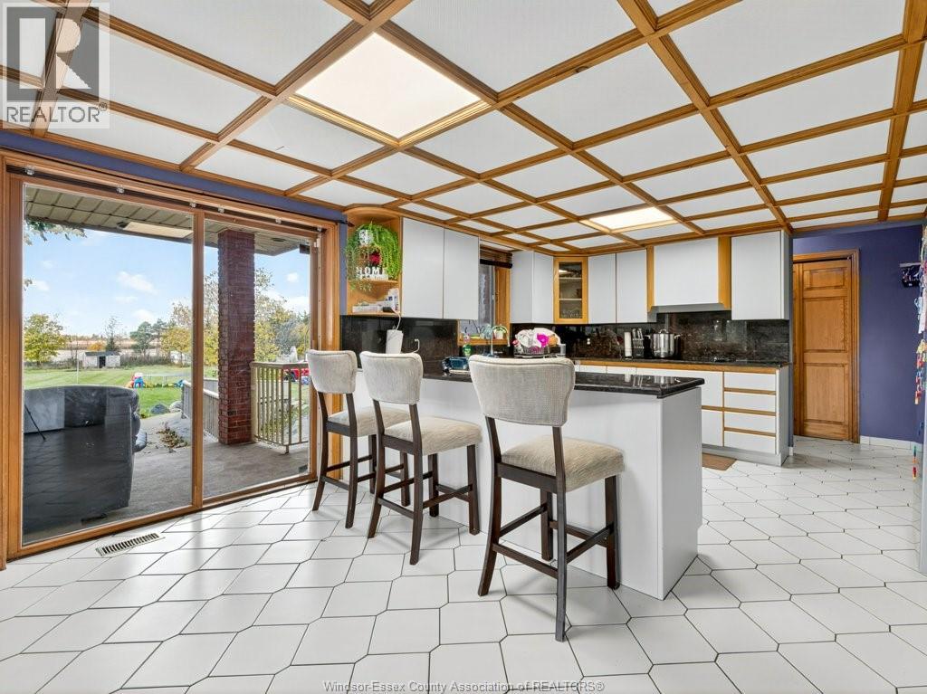 2495 Division Road North, Kingsville, Ontario  N9Y 2E5 - Photo 14 - 25028046