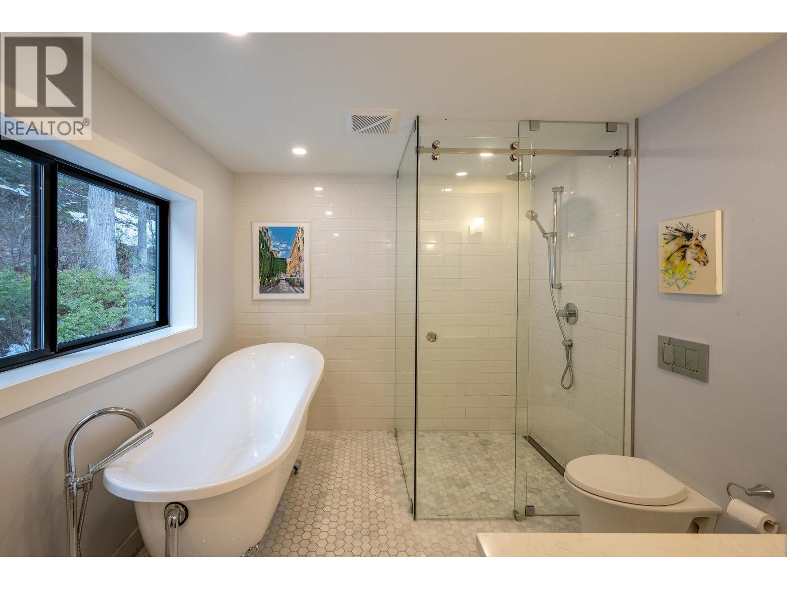 8706 Wedgeview Place, Whistler, British Columbia  V8E 0G1 - Photo 11 - R3098027