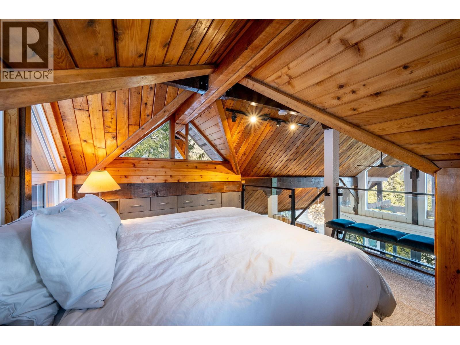 8706 Wedgeview Place, Whistler, British Columbia  V8E 0G1 - Photo 13 - R3098027