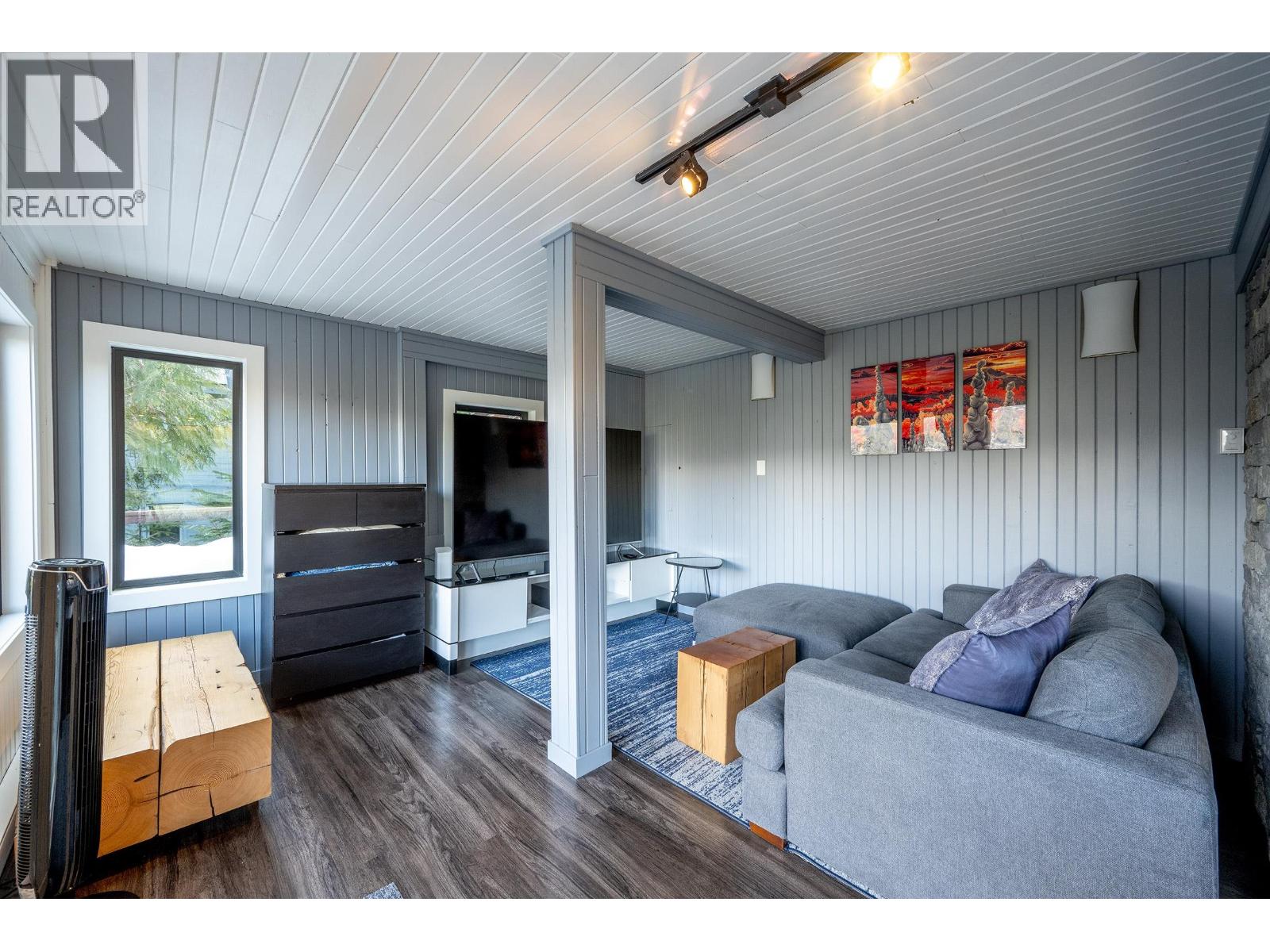 8706 Wedgeview Place, Whistler, British Columbia  V8E 0G1 - Photo 18 - R3098027