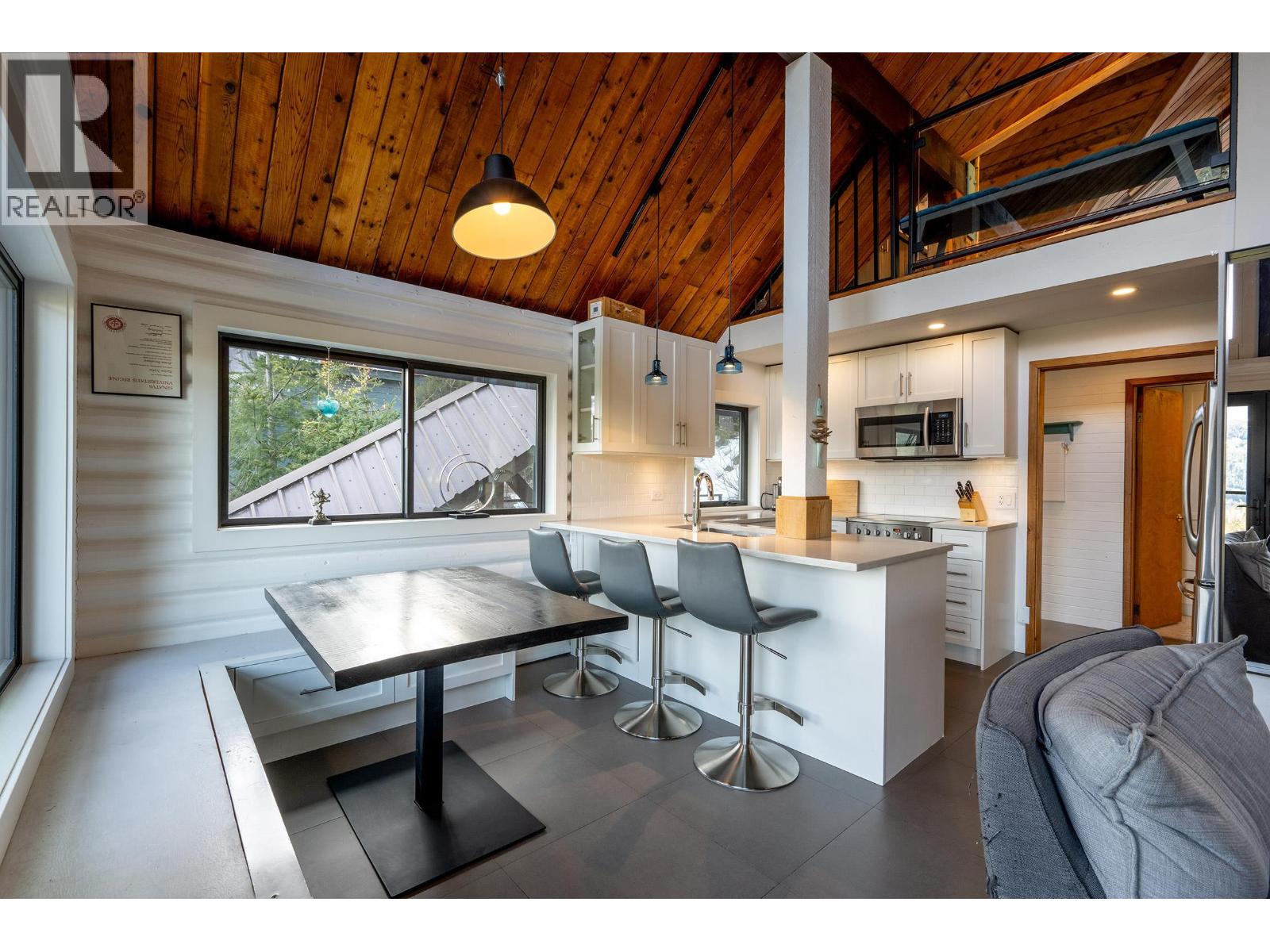 8706 Wedgeview Place, Whistler, British Columbia  V8E 0G1 - Photo 5 - R3098027